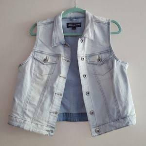 Reitmans Jeans Light Wash Denim Vest